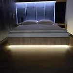 Porebianska Osada & *