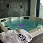 Porebianska Osada & *