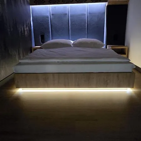 Porebianska Osada & *